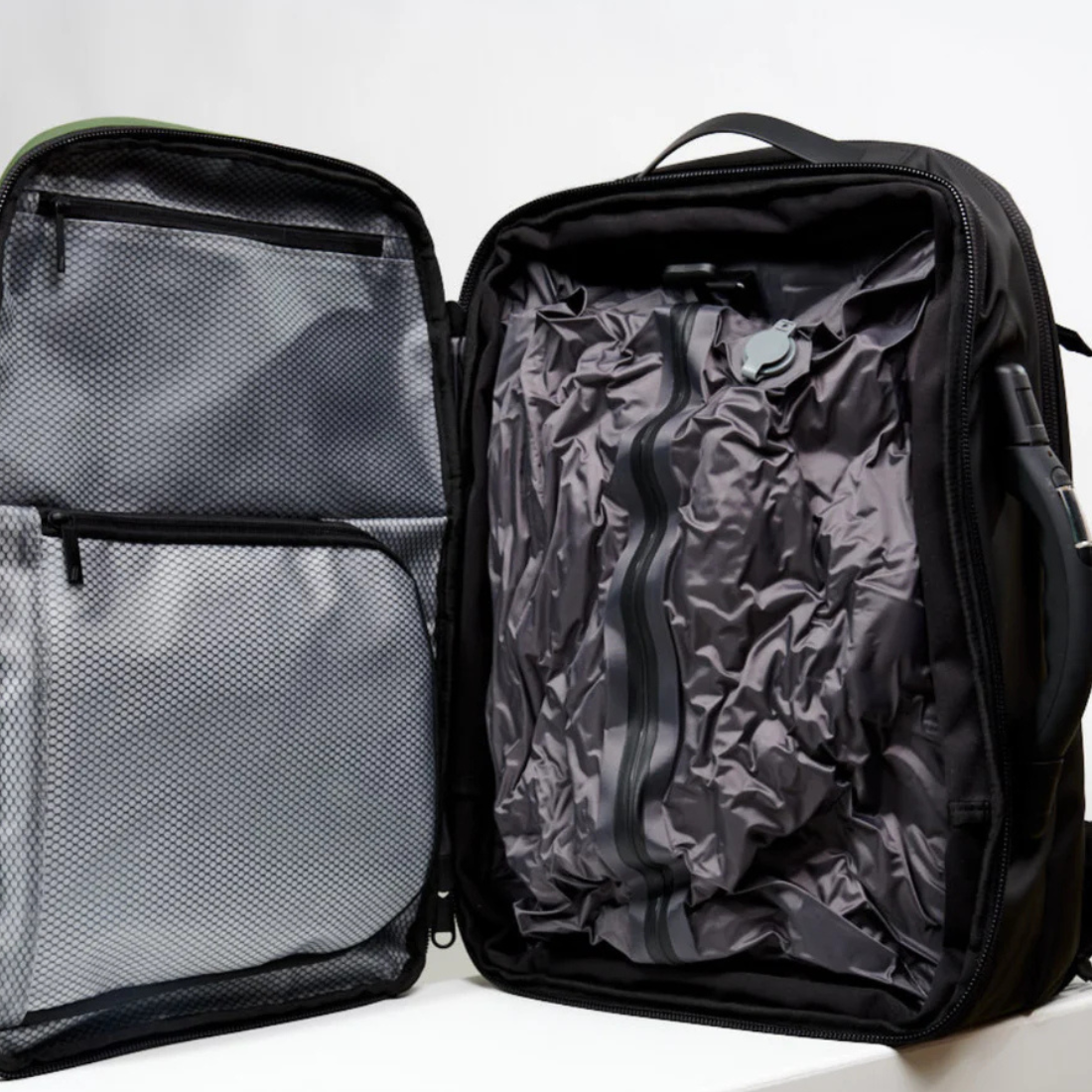 AKON One | Vacuum Travel Bag