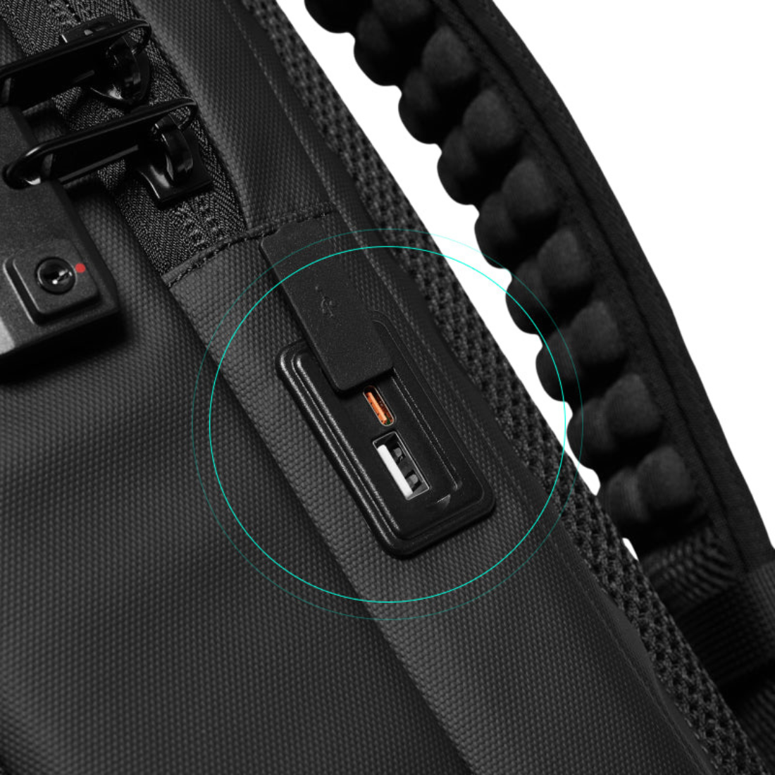 AKON One | Vacuum Travel Bag